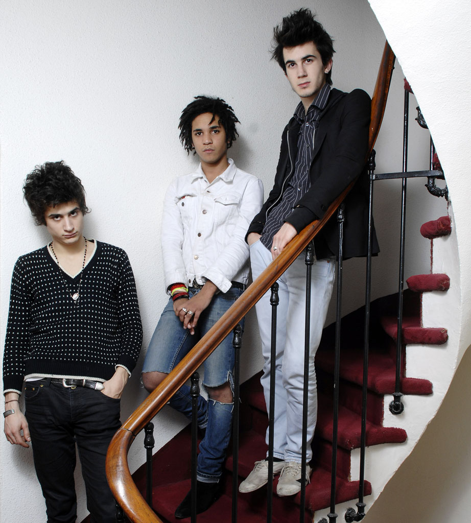 Close up of French rock band BB Brunes